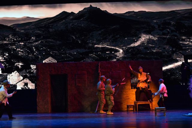 全景式讲好沂蒙故事 大型舞台剧《红石崮》催人泪下