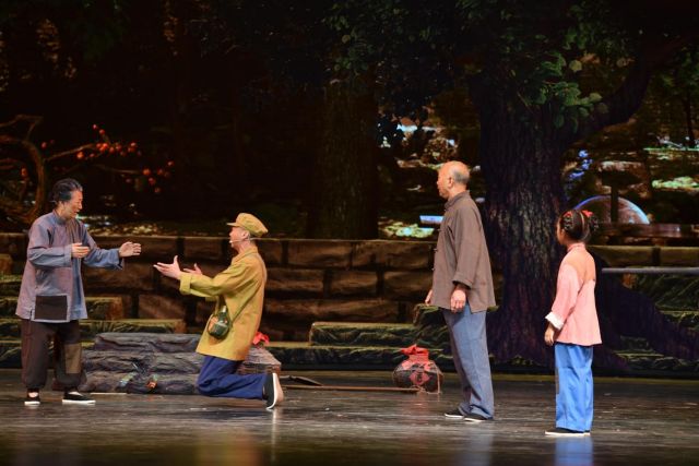 全景式讲好沂蒙故事 大型舞台剧《红石崮》催人泪下