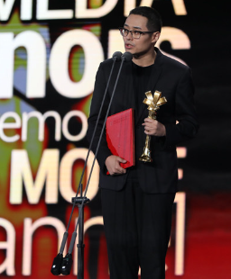 文牧野凭《奇迹·笨小孩》获最受传媒关注导演荣誉