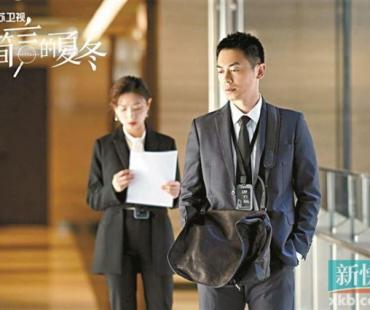 电视剧《简言的夏冬》热播 朱亚文接受采访