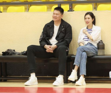 跨界访谈《共同说》走进篮球城市东莞 聆听“万分球员”朱芳雨的篮球故事