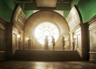 扎克·施奈德晒《月球叛军》片场照 宫殿内景曝光