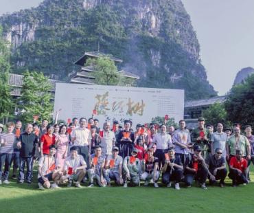 王钰臻《藤缠树》开机 挑战跨越时空的爱情故事