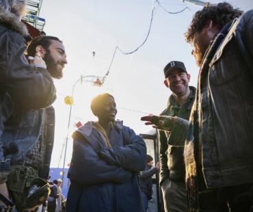 《寂静之地》衍生电影开机 卡拉辛斯基晒片场照