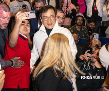 新版《忍者神龟》确定阵容 成龙加盟出演功夫大师