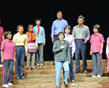 “让更多人把心中爱的源泉激活” ——走进话剧《桂梅老师》