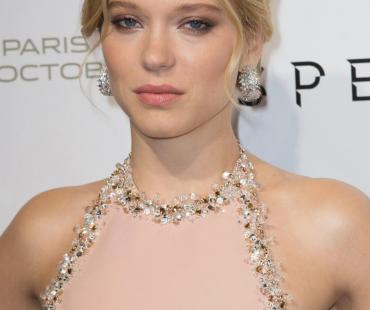 《裹尸布》确定女主 蕾雅·赛杜再度合作柯南伯格