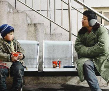 影力波｜陕北电影《拨浪鼓咚咚响》出圈，小人物故事搭载“素人+方言”是爆款密码？