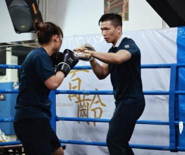 跨界访谈《共同说》探访澳门拳王吴国权 困境中的拳击梦