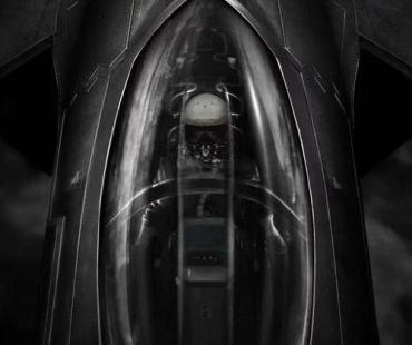 电影《长空之王》发定档海报进军五一档，歼-20呼啸大银幕