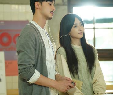 《想见你》预告信息量爆棚 许光汉柯佳嬿深情相吻