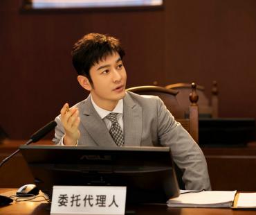 黄晓明主演《玫瑰之战》热播 收视不俗