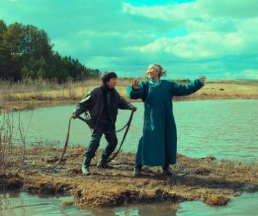 曹郁姚晨监制电影《脐带》入围东京国际电影节