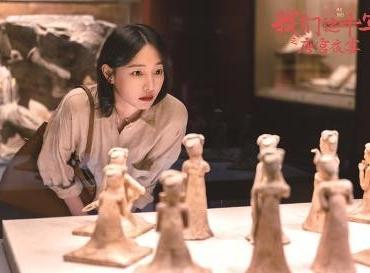 于时代洪流中发现每一朵浪花的灿烂