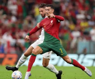 【象舞指数】C罗和小球童握手 用细节打造爆款短视频