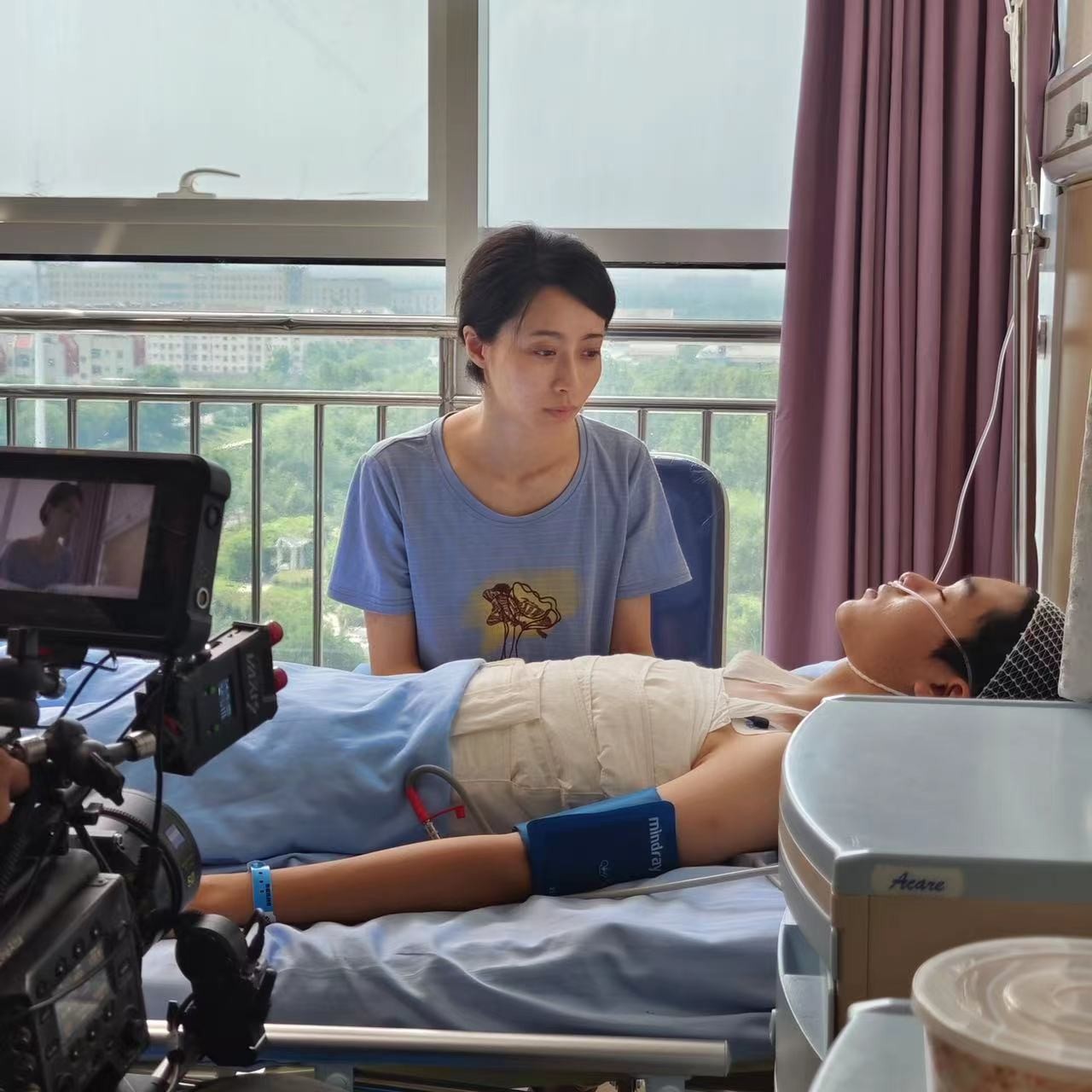 本片中90%的部分，丁榆都以纯素颜状态出镜，这对女演员来说是极大的挑战。在定妆的时候，导演决定让丁榆纯素颜出镜。一开始她很不自信，那段时间演员身体有点上火，再加上熬夜拍戏皮肤状态不是很好，她心想：脸上的痘印、黑眼圈放在那么大的电影荧幕上得多吓人。但看了前期拍摄的素材后，丁榆反而觉得在那样的灯光下，一张有些瑕疵的脸确实很有生活的质感和美感。